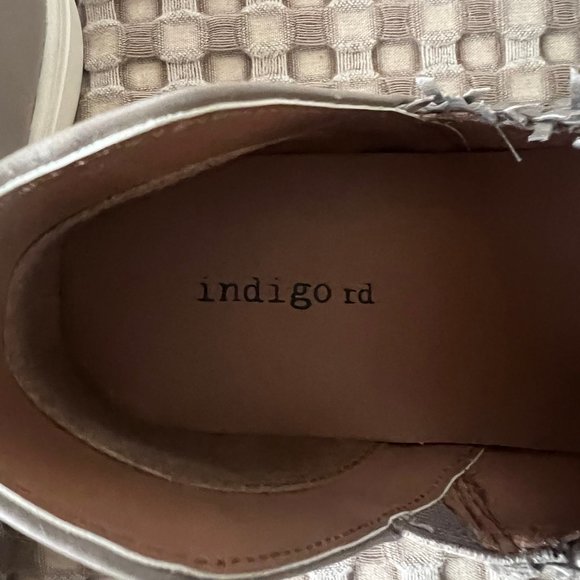 Indigo Rd. Gray/Beige Shoes - Picture 3 of 5